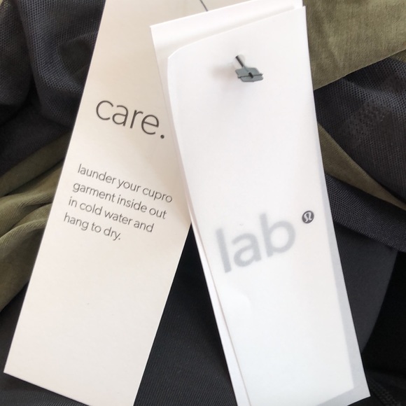 Extremely rare lululemon Alton Dress size 4 - Picture 4 of 4